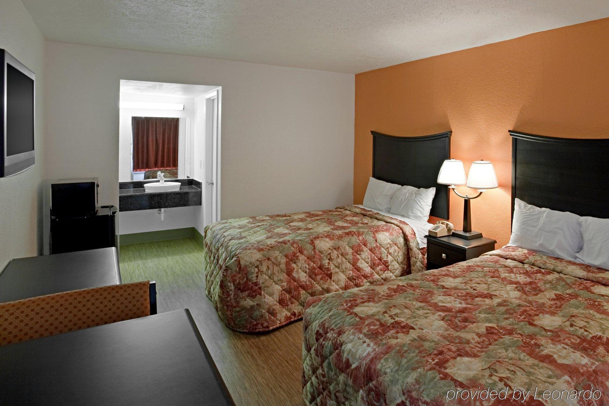 Econo Lodge Metropolis Bilik gambar