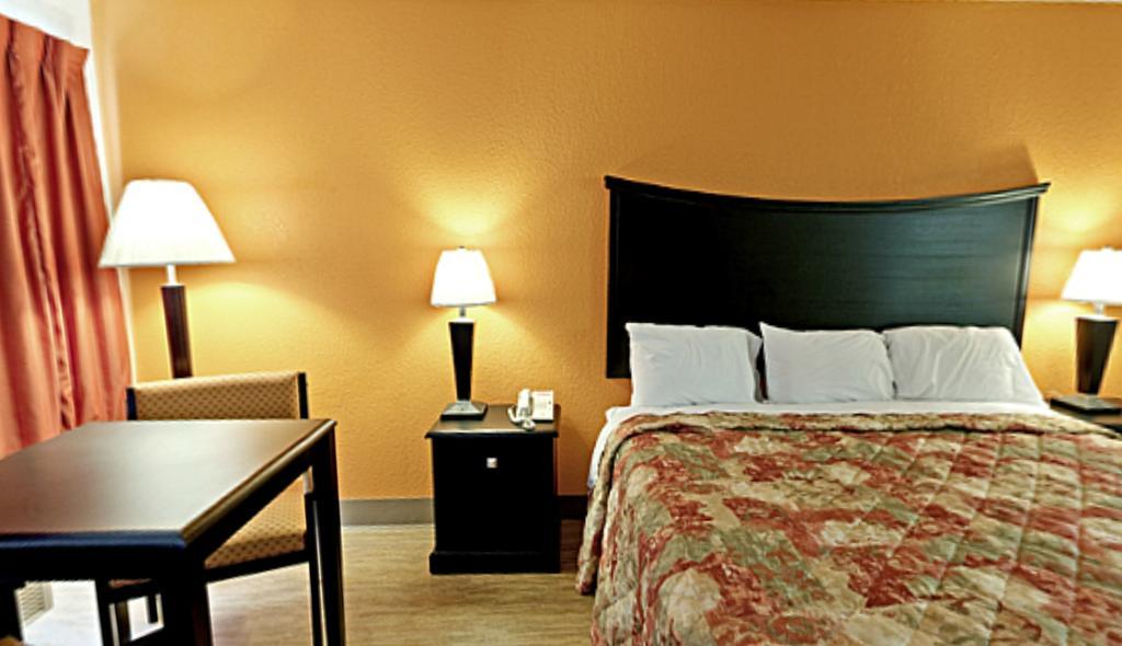Econo Lodge Metropolis Bilik gambar