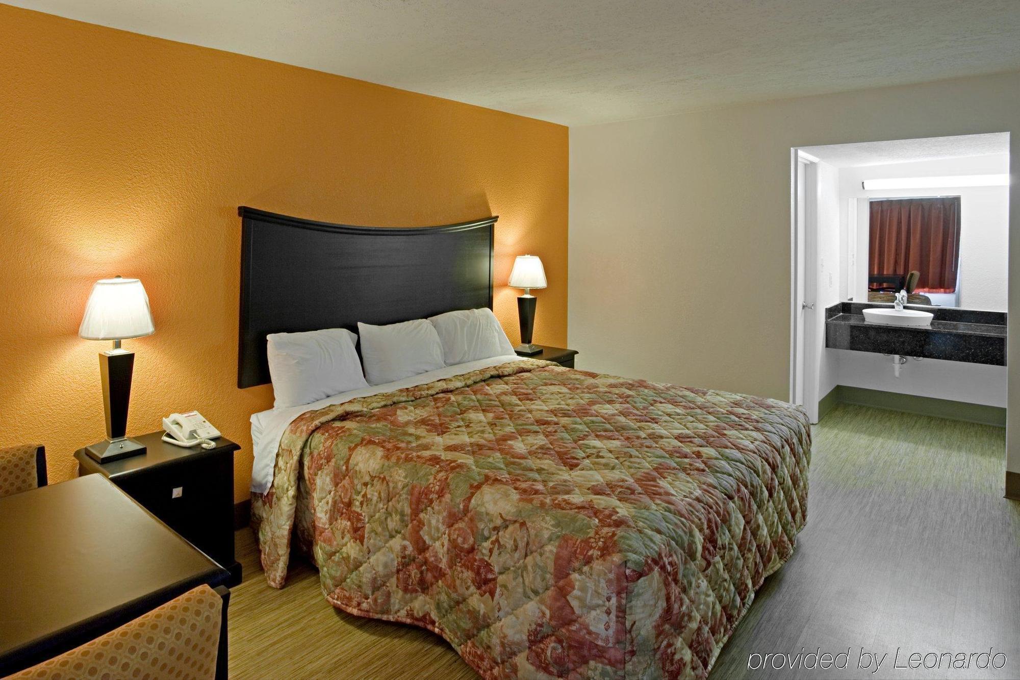 Econo Lodge Metropolis Bilik gambar